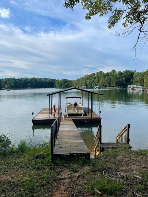 Cozy, Lake Lanier Property With Amazing Views Villa Dawsonville Bagian luar foto